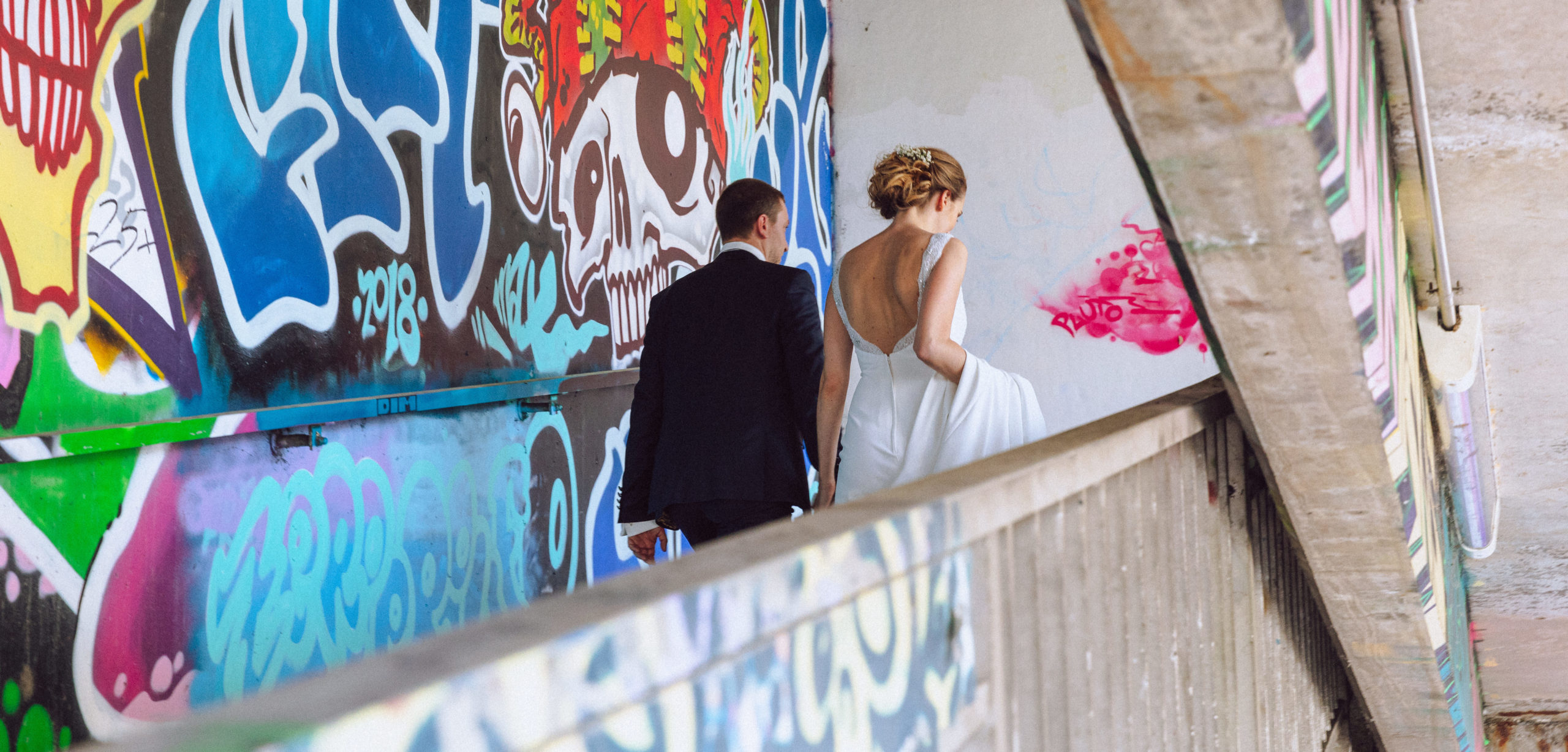 Hochzeitsbild Treppe Graffiti
